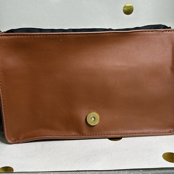 Scoop brown vegan leather woven handbag with gold chain and vegan leather straps - Picture 6 of 7